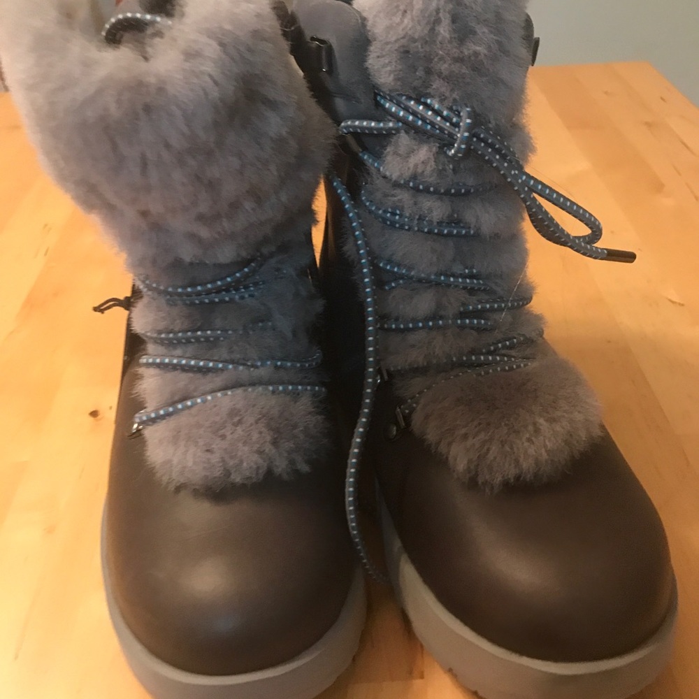 Ladies Ugg Viki Waterproof Boots